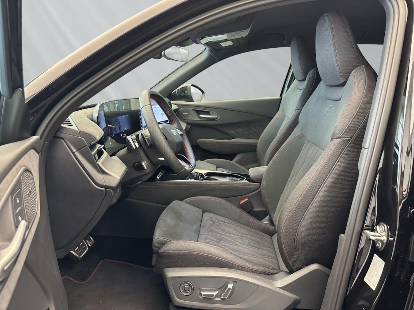 Bild über Audi Q3 SUV TFSI quattro 195 kW S tronic - für weitere Informationen kontaktieren Sie den Audi Partner