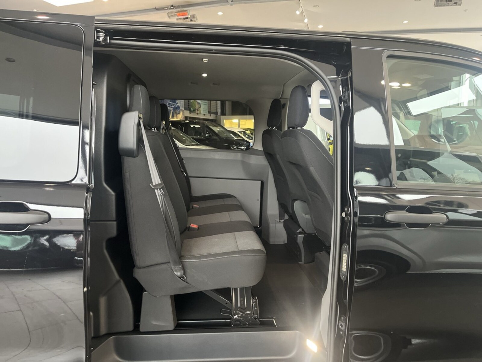 Volkswagen Transporter Kasten langer Radstand – Bild 7