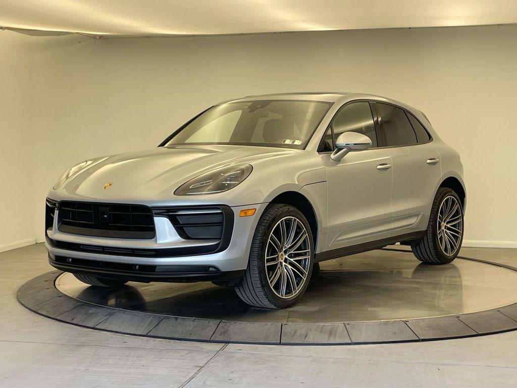 2025 Porsche Macan -'s photo
