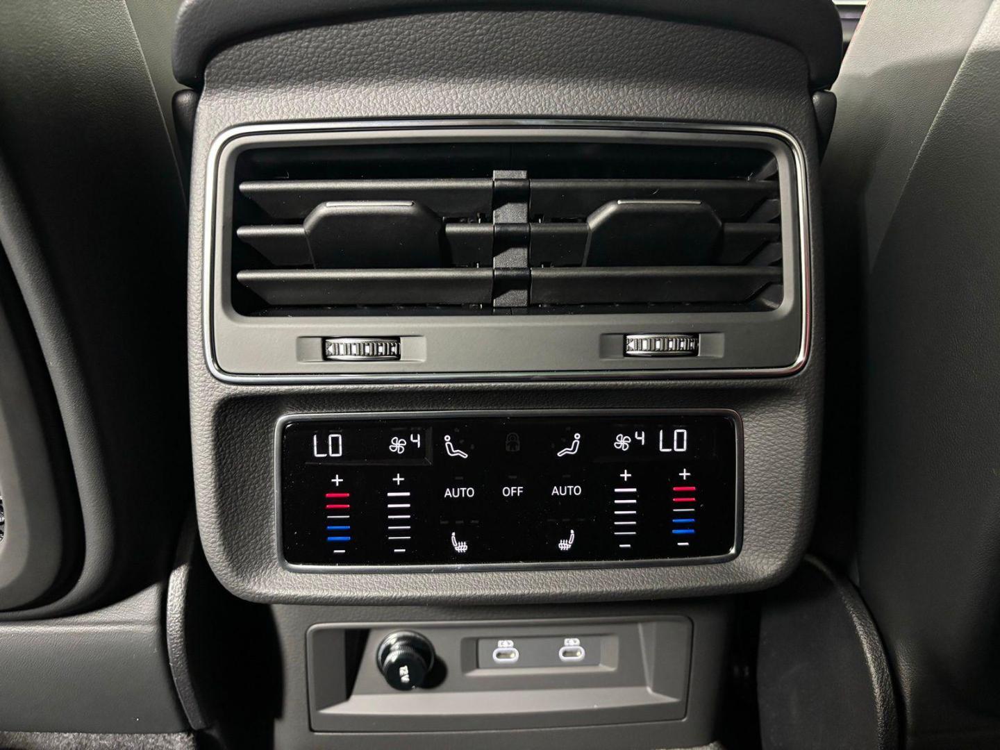 2026 Audi SQ8 Prestige - Photo 18
