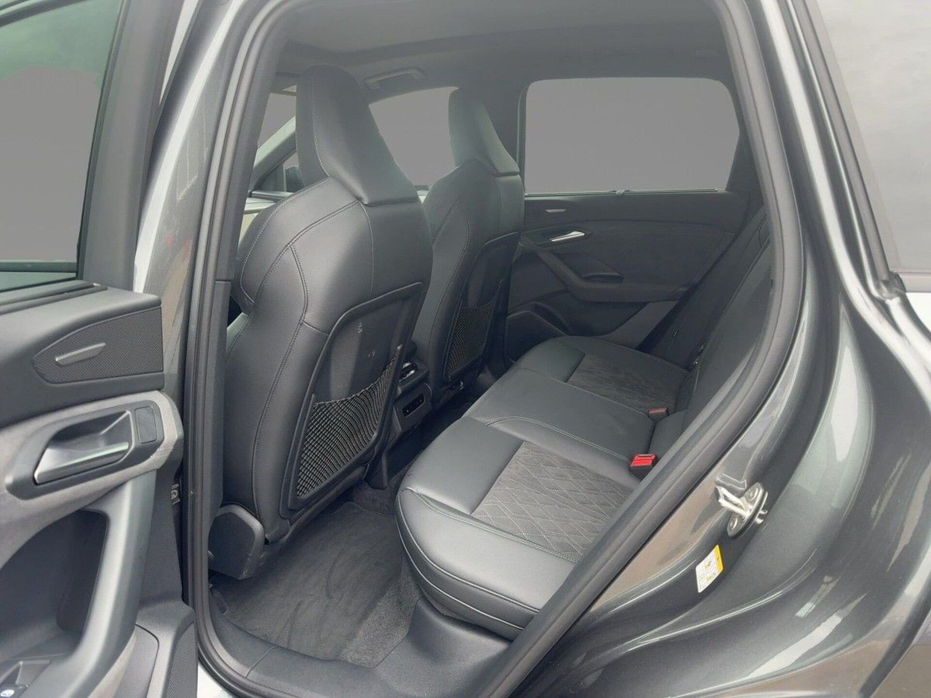 Audi SQ6 SUV e-tron