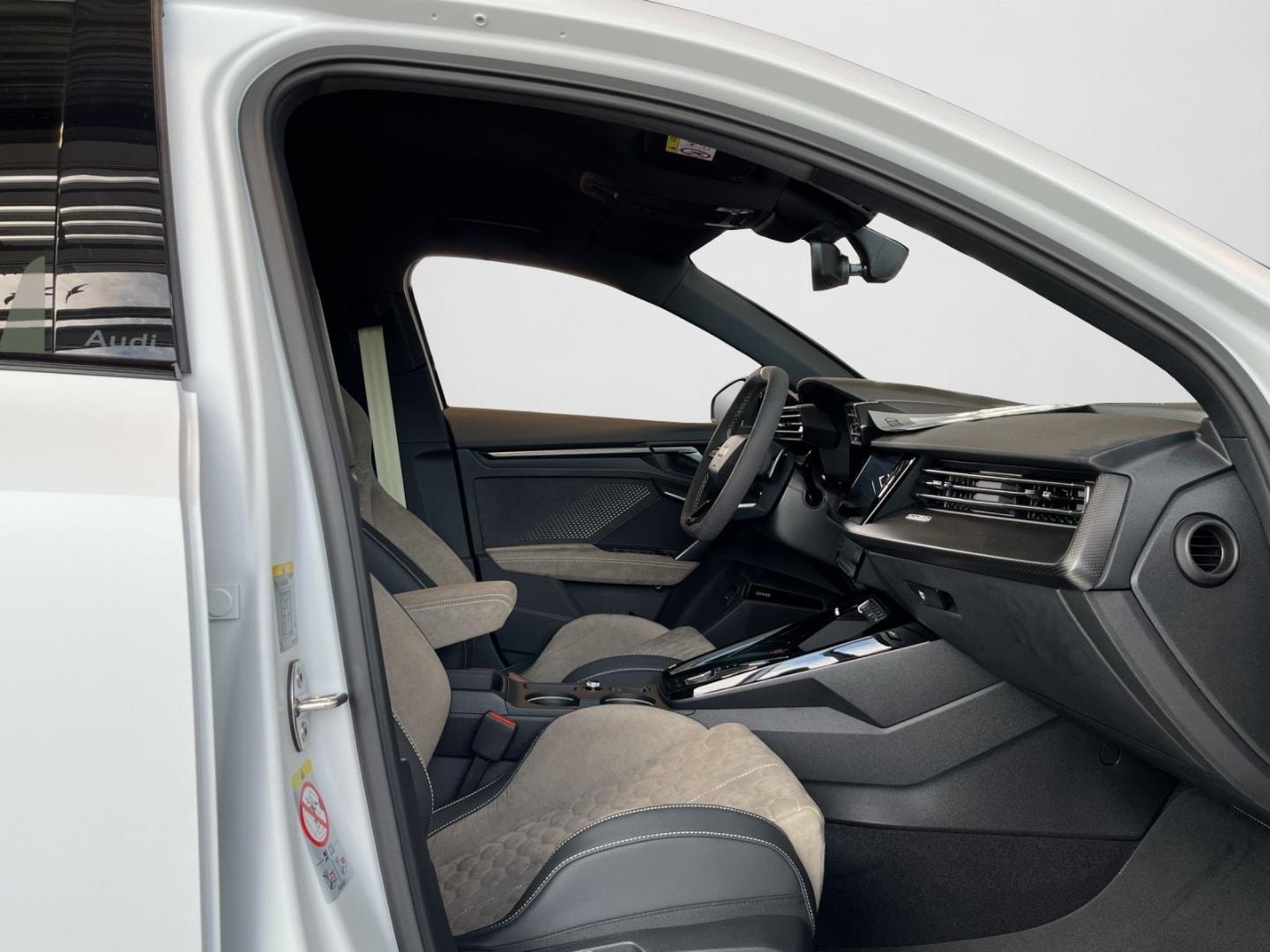 Bild über Audi RS 3 Sportback TFSI quattro 294 kW S tronic - für weitere Informationen kontaktieren Sie den Audi Partner