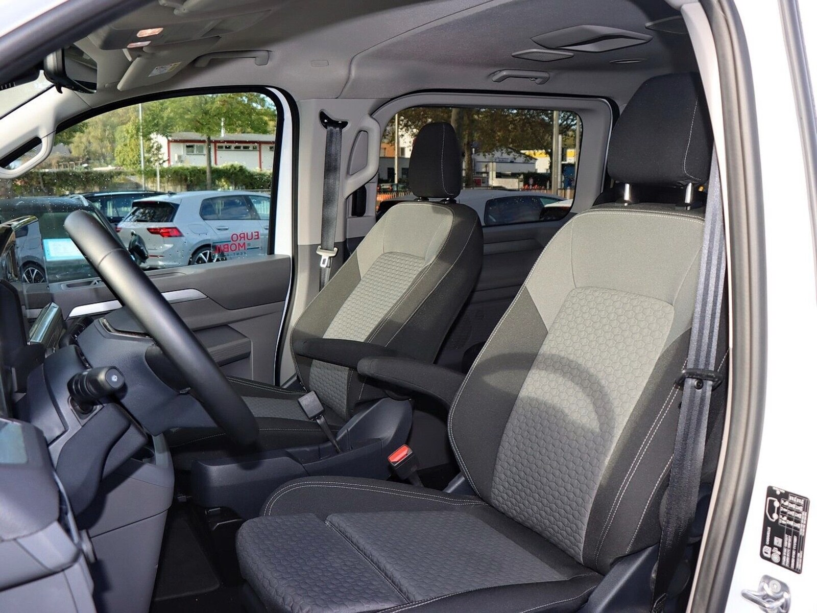 Volkswagen Caravelle – Bild 12