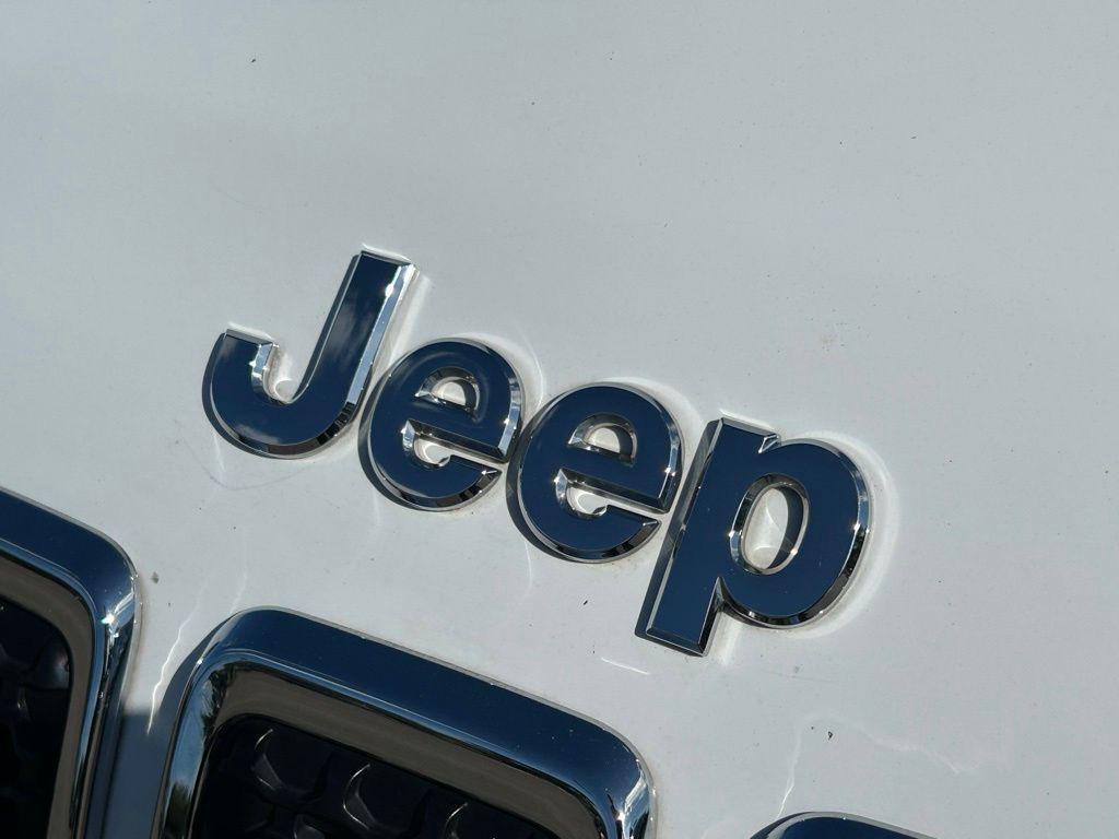 2021 Jeep Cherokee Latitude Lux - Photo 38