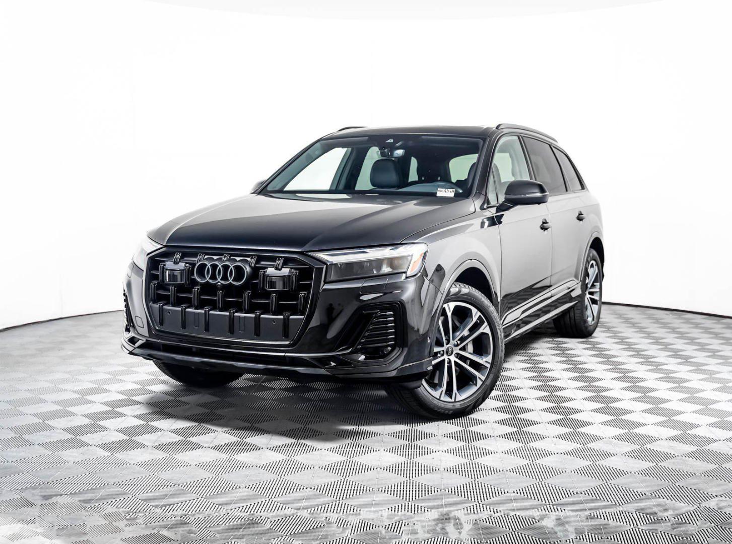 2025 Audi Q7 45 Premium Plus quattro Tiptronic's photo