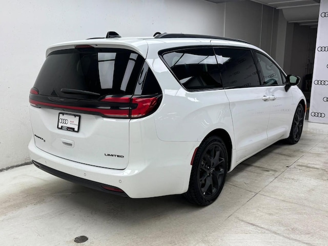 2025 Chrysler Pacifica