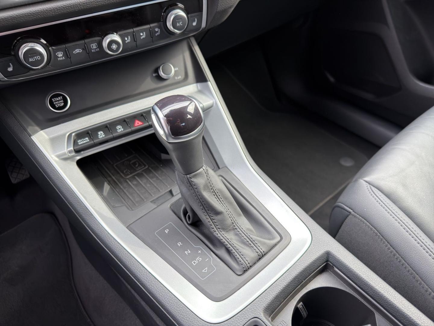Bild über Audi Q3 advanced 35 TFSI S tronic - für weitere Informationen kontaktieren Sie den Audi Partner