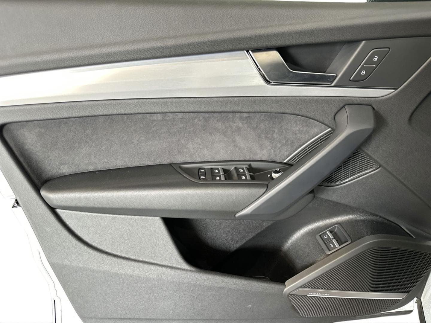 Bild über Audi Q5 Sportback TFSI e S line business 55 TFSI e quattro S tronic - für weitere Informationen kontaktieren Sie den Audi Partner
