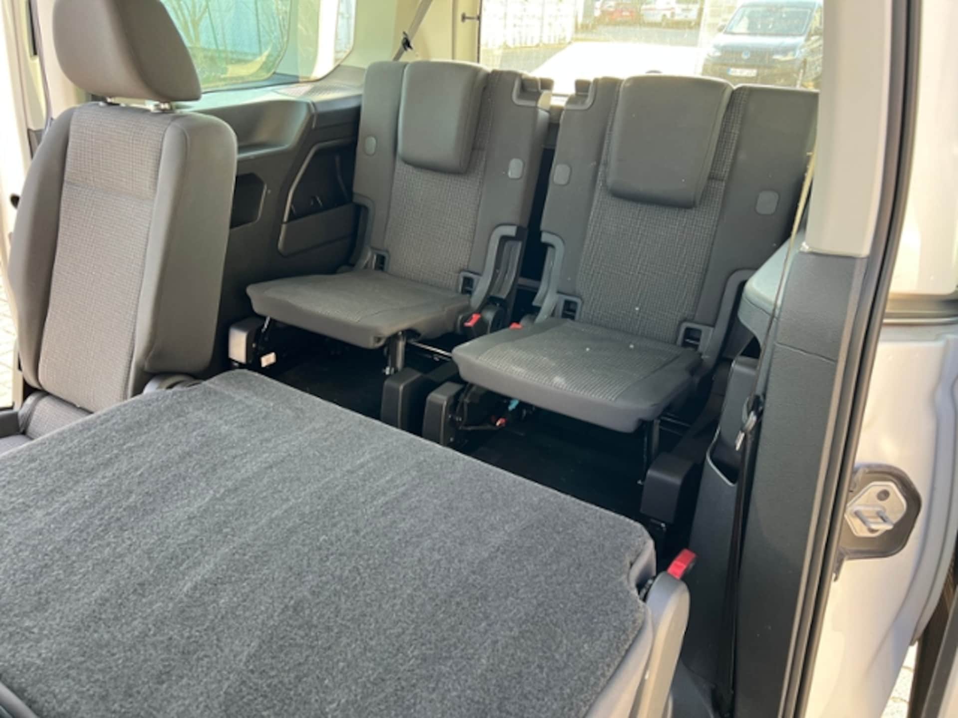 Volkswagen Caddy Maxi Basis-Modell