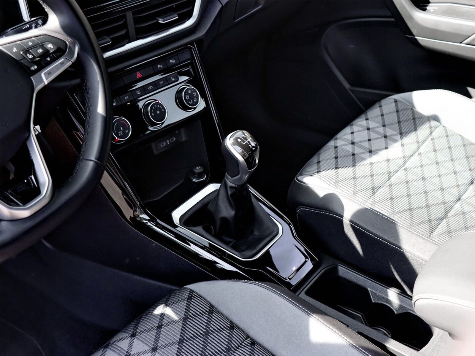 Volkswagen T-Roc – Bild 12