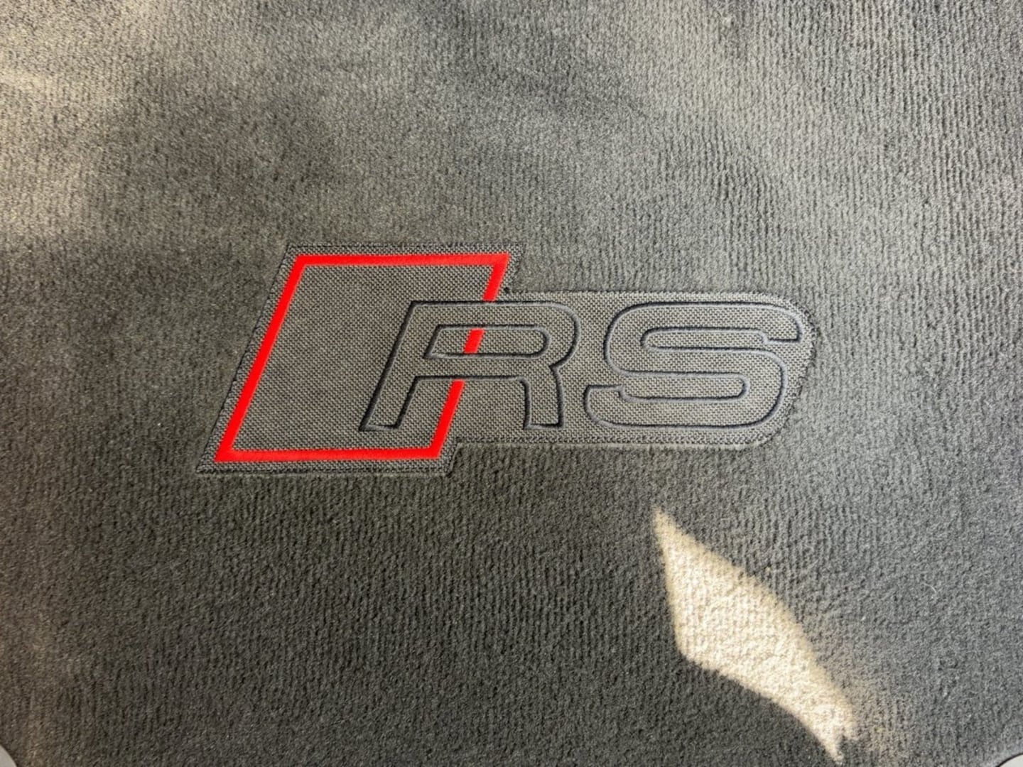 Bild über Audi RS 3 Sportback TFSI quattro 294 kW S tronic - für weitere Informationen kontaktieren Sie den Audi Partner