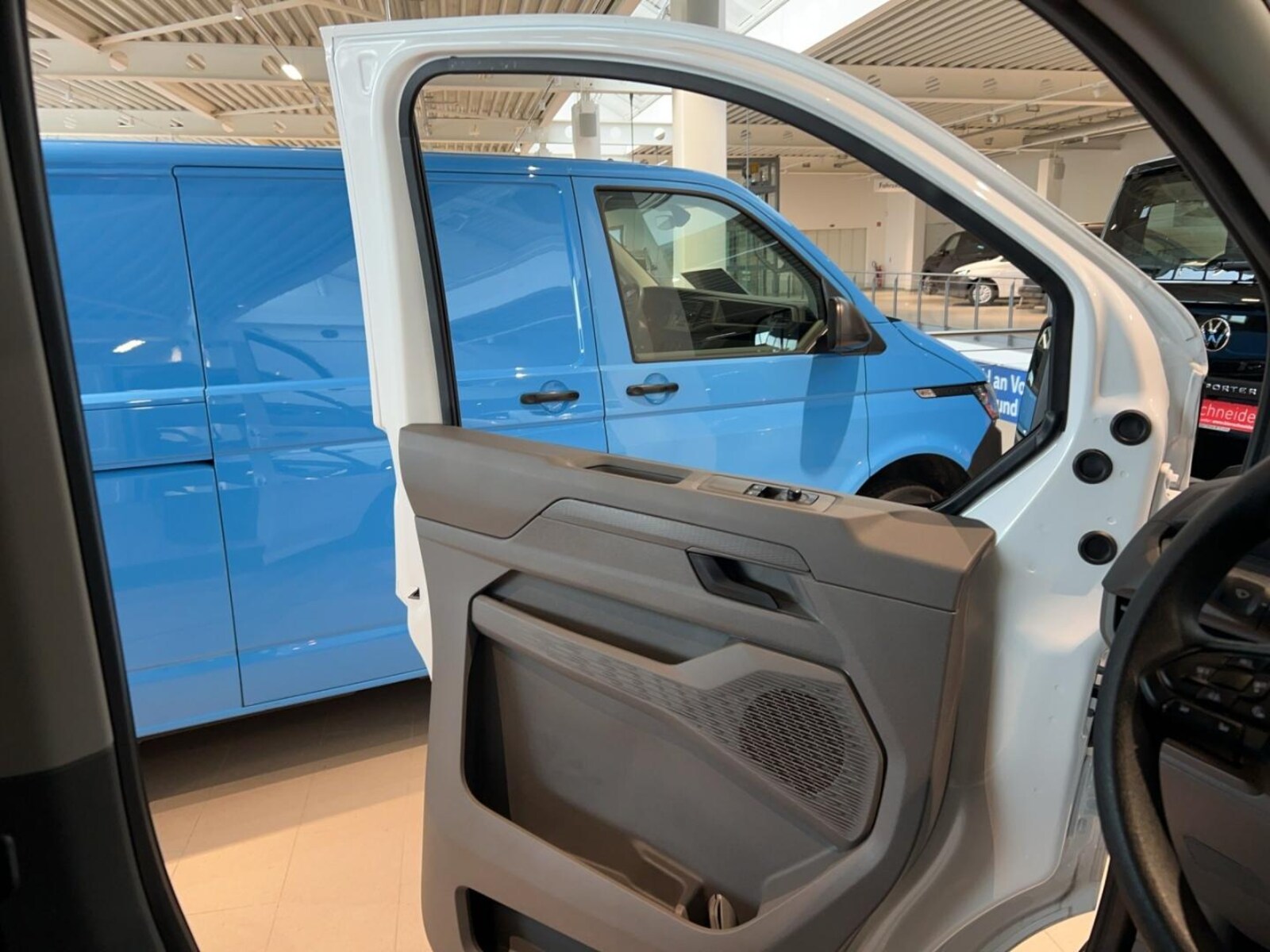 Volkswagen Transporter Kasten kurzer Radstand – Bild 15