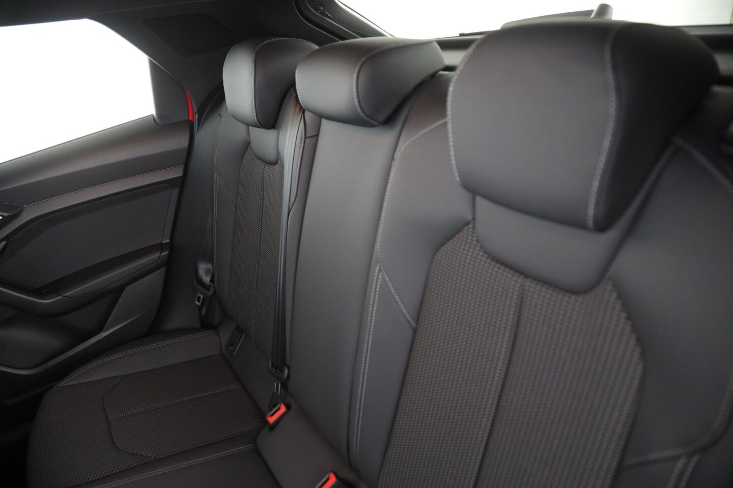 Bild über Audi A1 Sportback S line 40 TFSI S tronic - für weitere Informationen kontaktieren Sie den Audi Partner