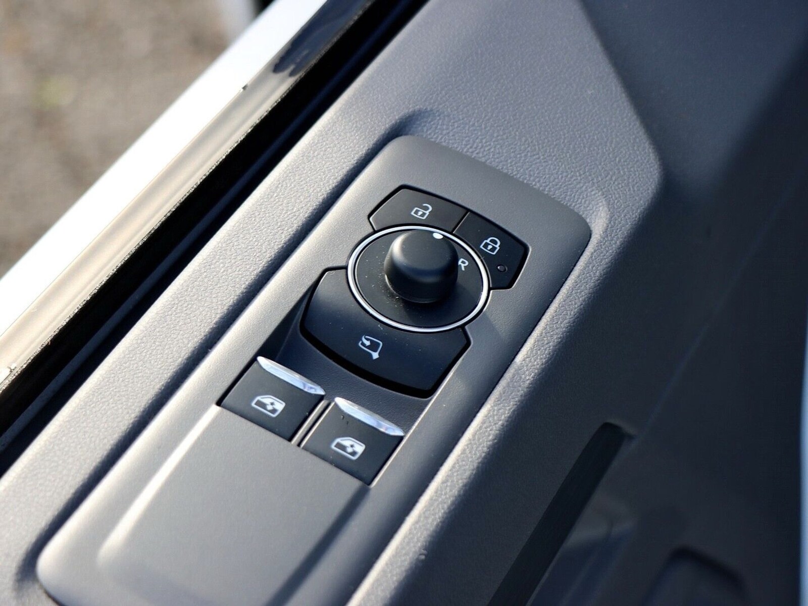 Volkswagen Caravelle – Bild 14