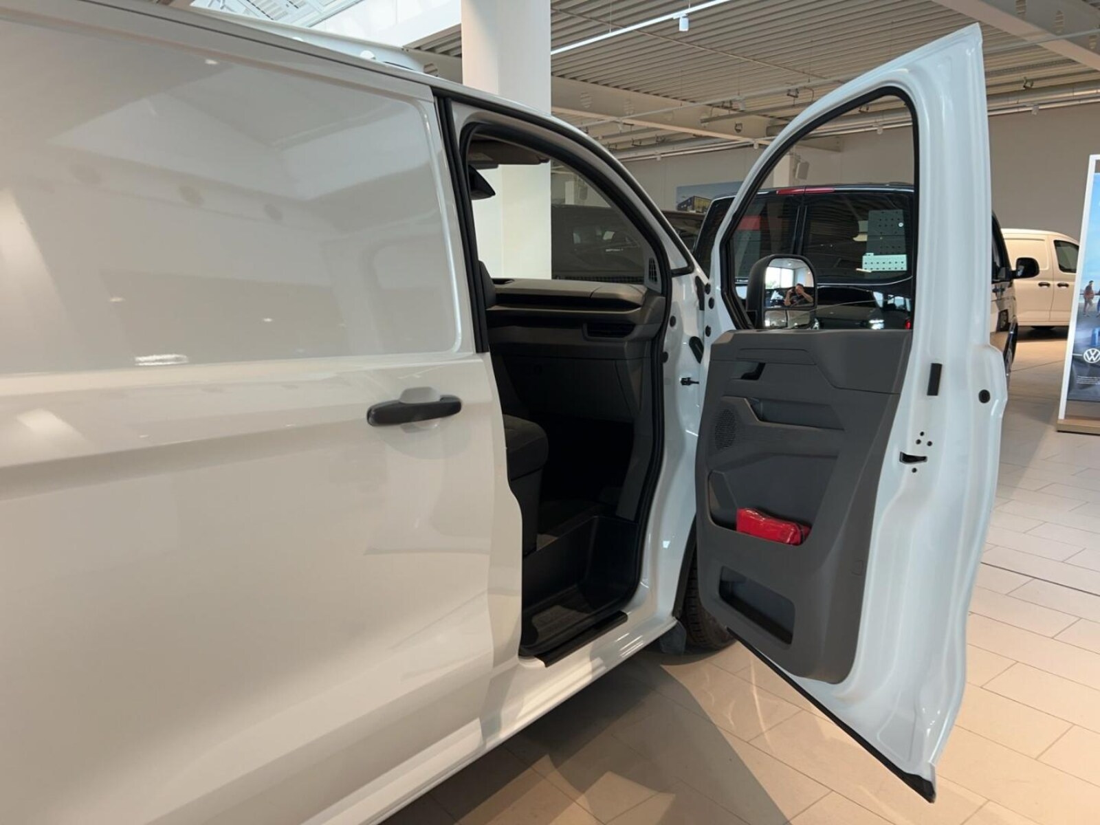 Volkswagen Transporter Kasten kurzer Radstand – Bild 19