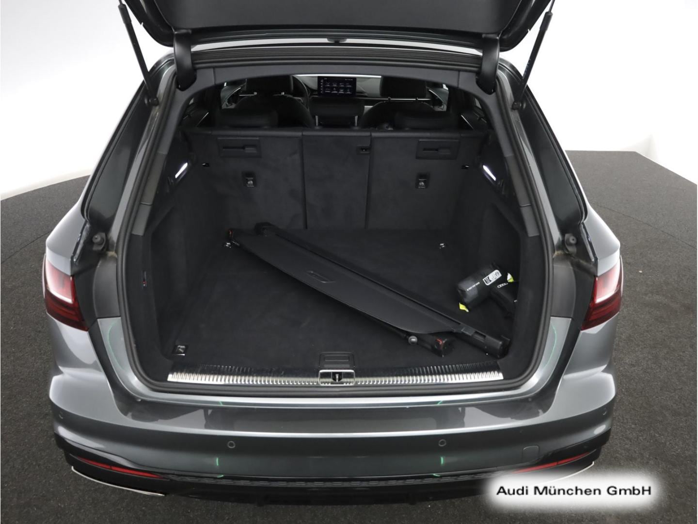 Bild über Audi A4 Avant S line 40 TFSI quattro S tronic - für weitere Informationen kontaktieren Sie den Audi Partner