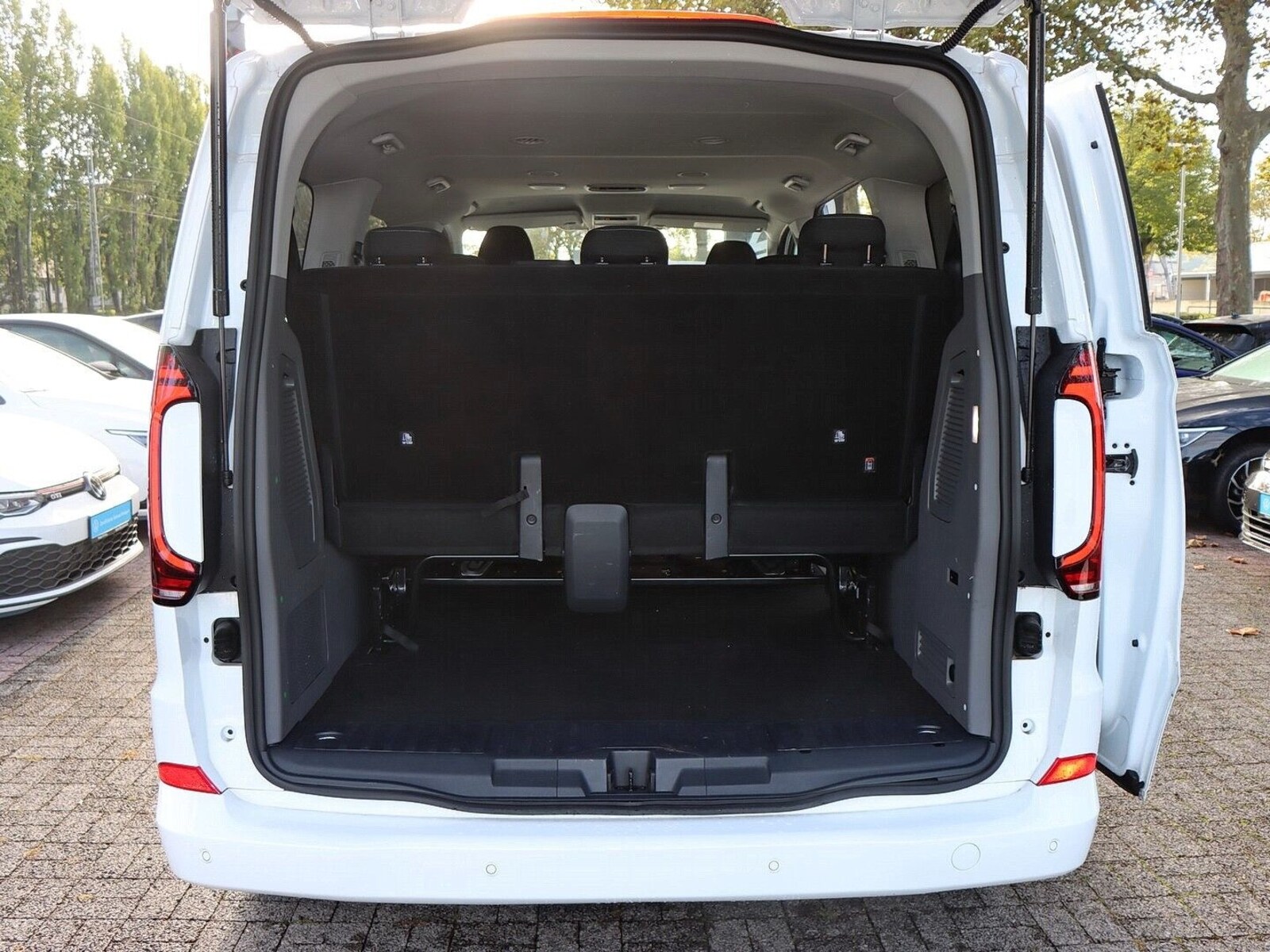 Volkswagen Caravelle – Bild 15