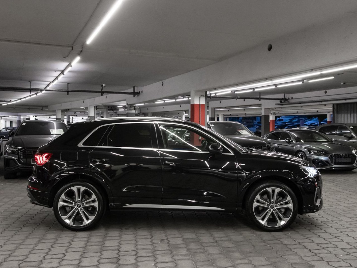 Bild über Audi Q3 TFSI quattro 140 kW S tronic - für weitere Informationen kontaktieren Sie den Audi Partner