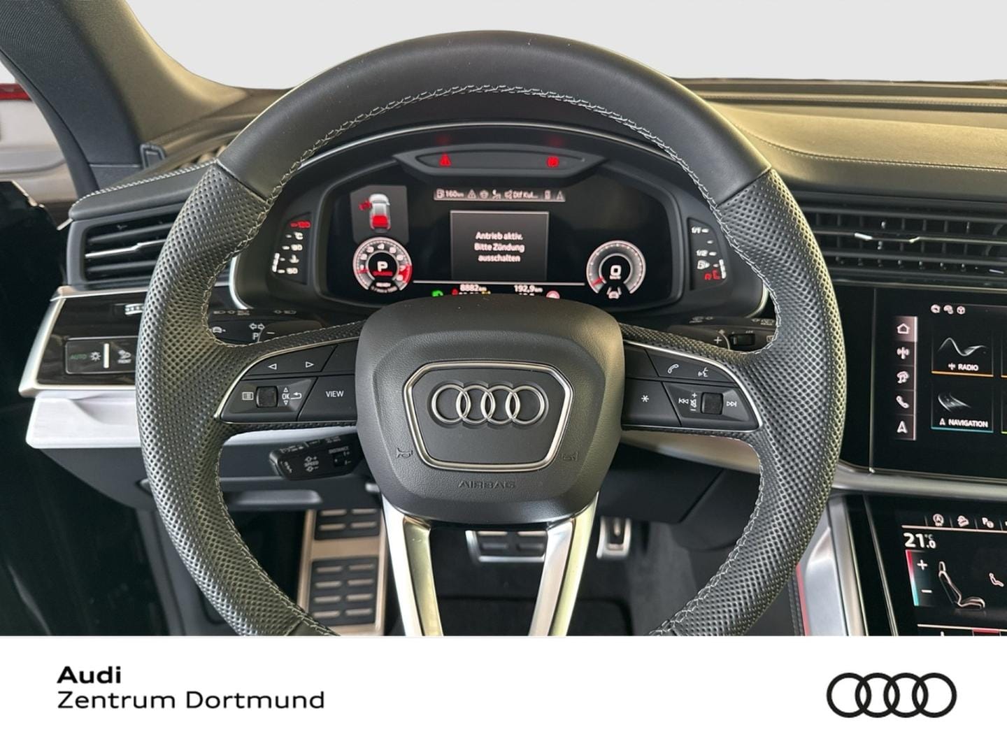 Bild über Audi SQ8 SUV TFSI quattro tiptronic - für weitere Informationen kontaktieren Sie den Audi Partner