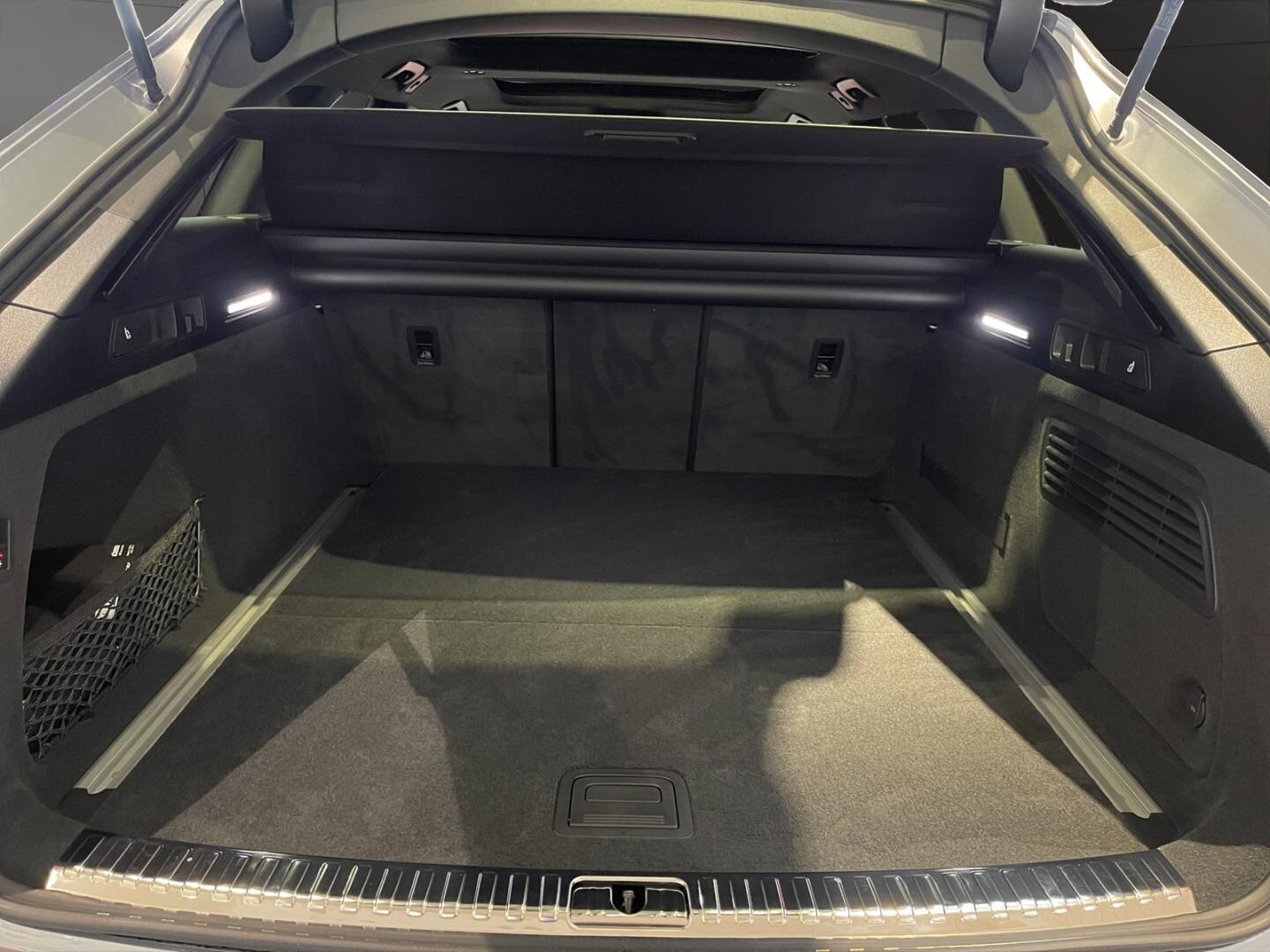 Bild über Audi A6 Avant S line 40 TDI quattro S tronic - für weitere Informationen kontaktieren Sie den Audi Partner