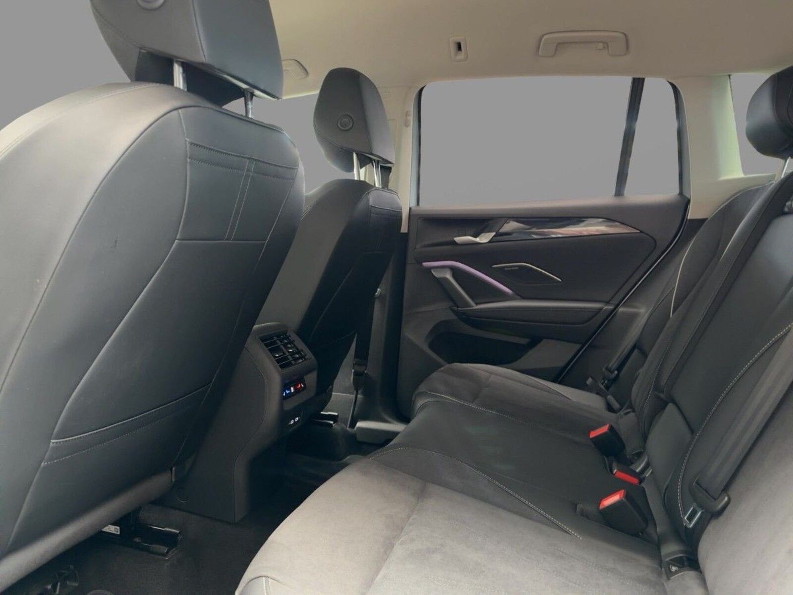 Volkswagen Tiguan – Bild 8