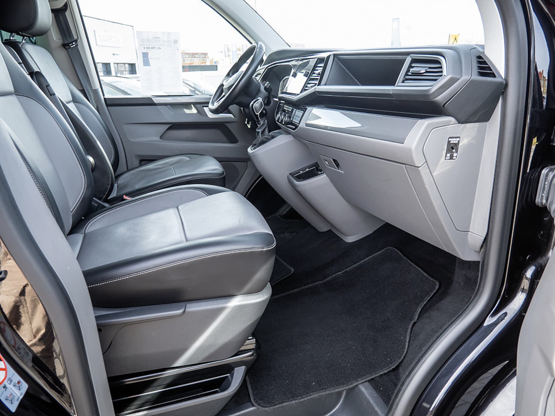 Volkswagen T6.1 Caravelle langer Radstand Highline