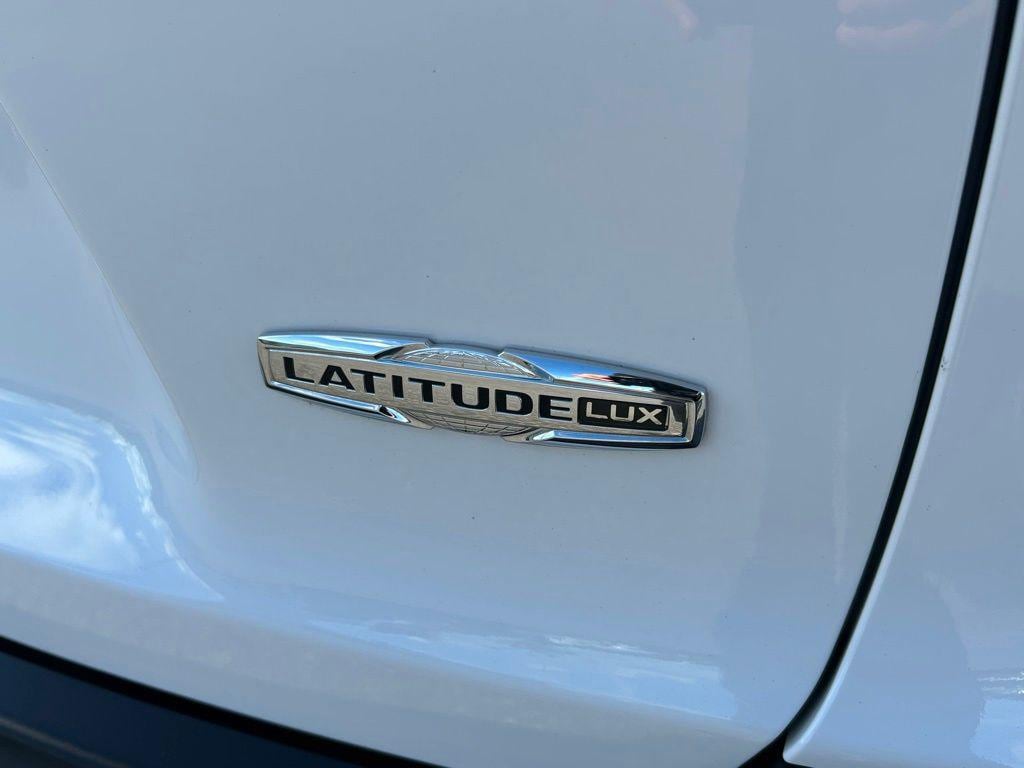 2021 Jeep Cherokee Latitude Lux - Photo 47