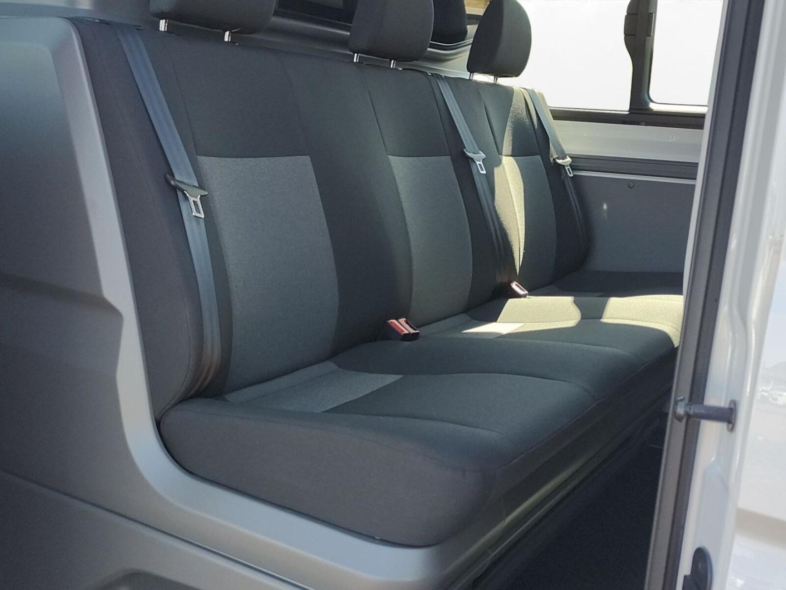 Volkswagen Crafter Kasten mittlerer Radstand – Bild 4
