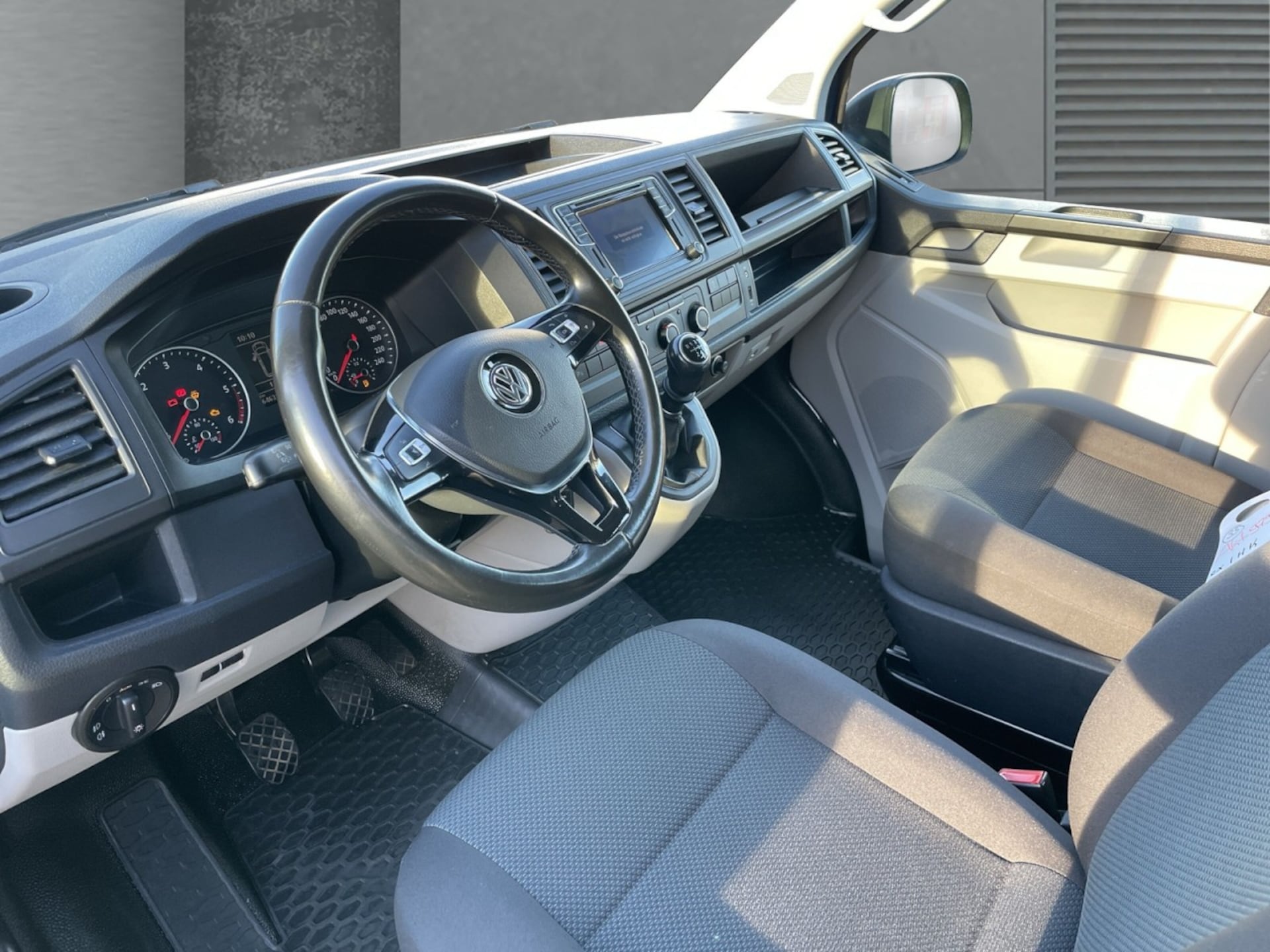 Volkswagen T6 Transporter Kombi kurzer Radstand