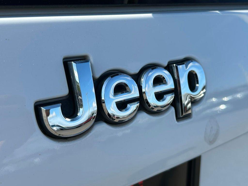 2021 Jeep Cherokee Latitude Lux - Photo 48