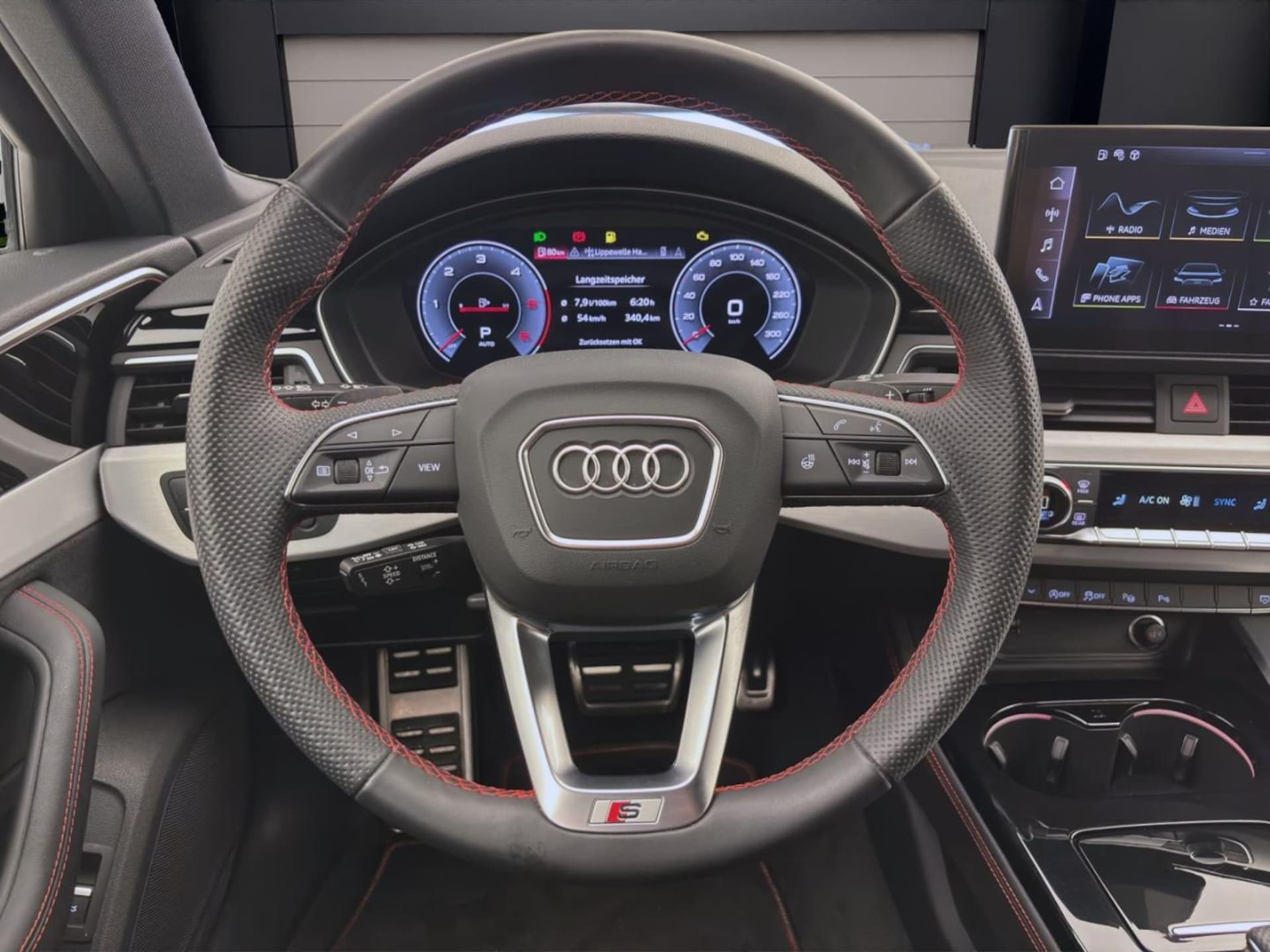 Audi A4 Limousine S line