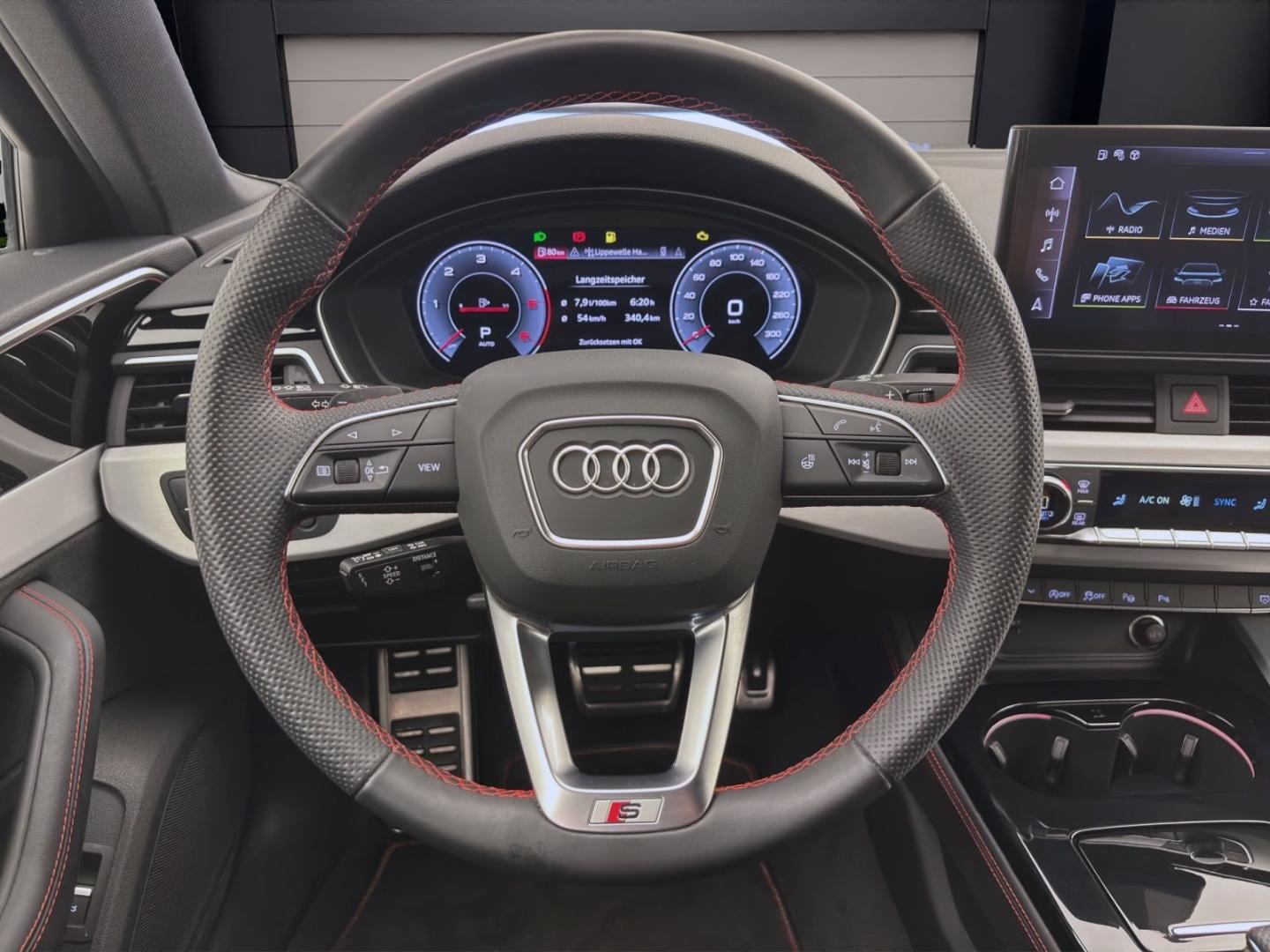 Bild über Audi A4 Limousine S line 40 TDI quattro S tronic - für weitere Informationen kontaktieren Sie den Audi Partner