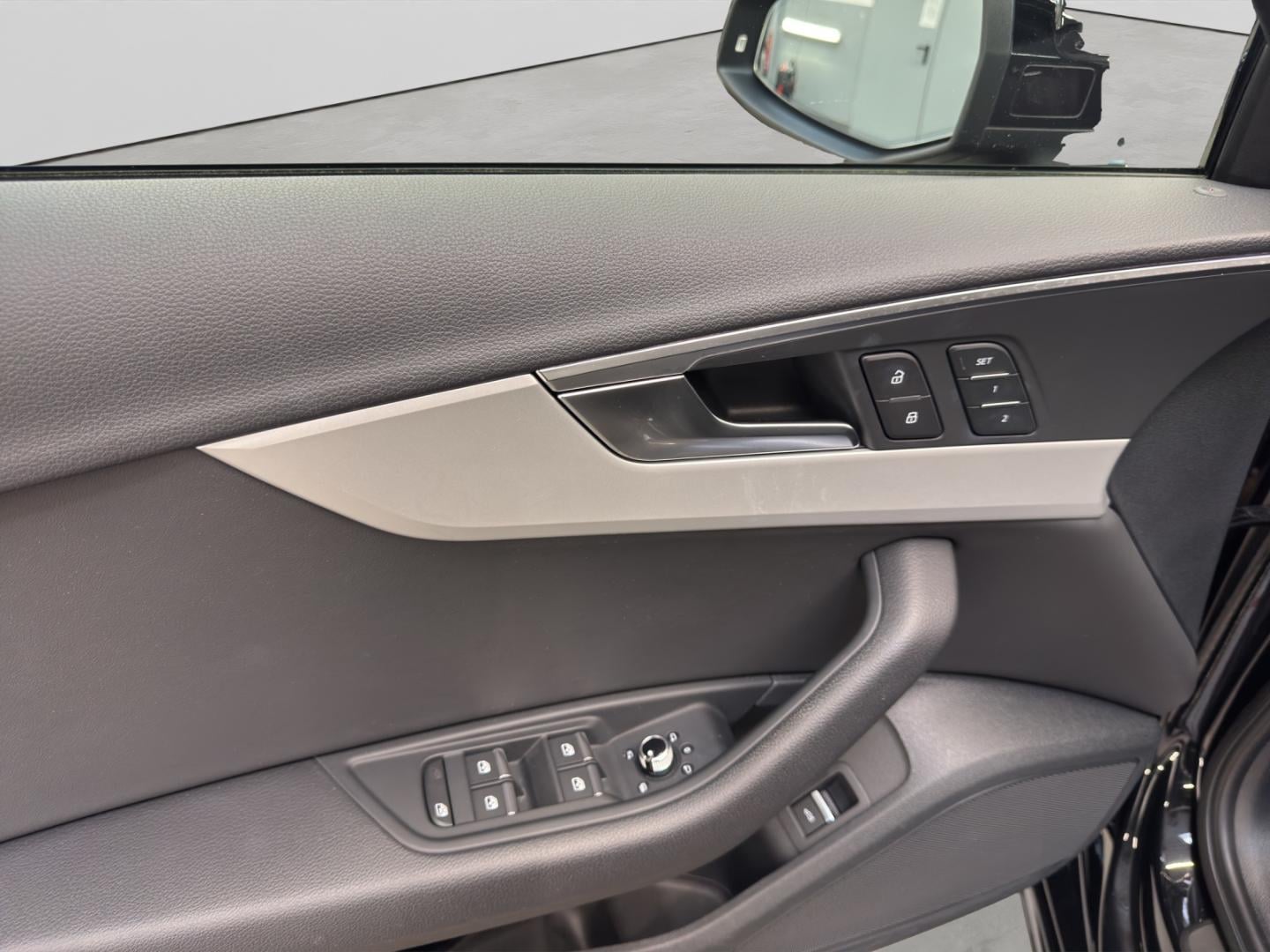 Bild über Audi A4 Avant S line 35 TDI S tronic - für weitere Informationen kontaktieren Sie den Audi Partner