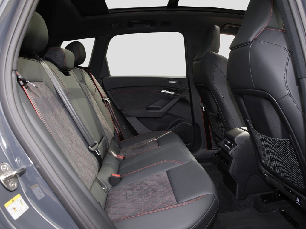 Image about Audi Q6 SUV e-tron e-tron quattro