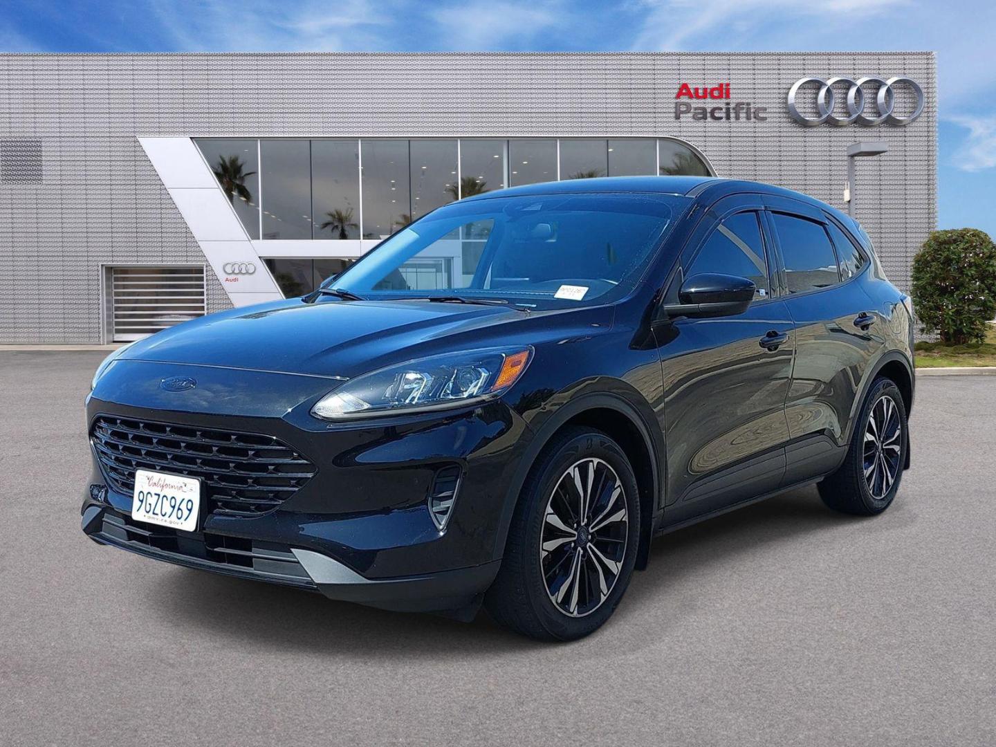 2022 Ford Escape SE FWD's photo