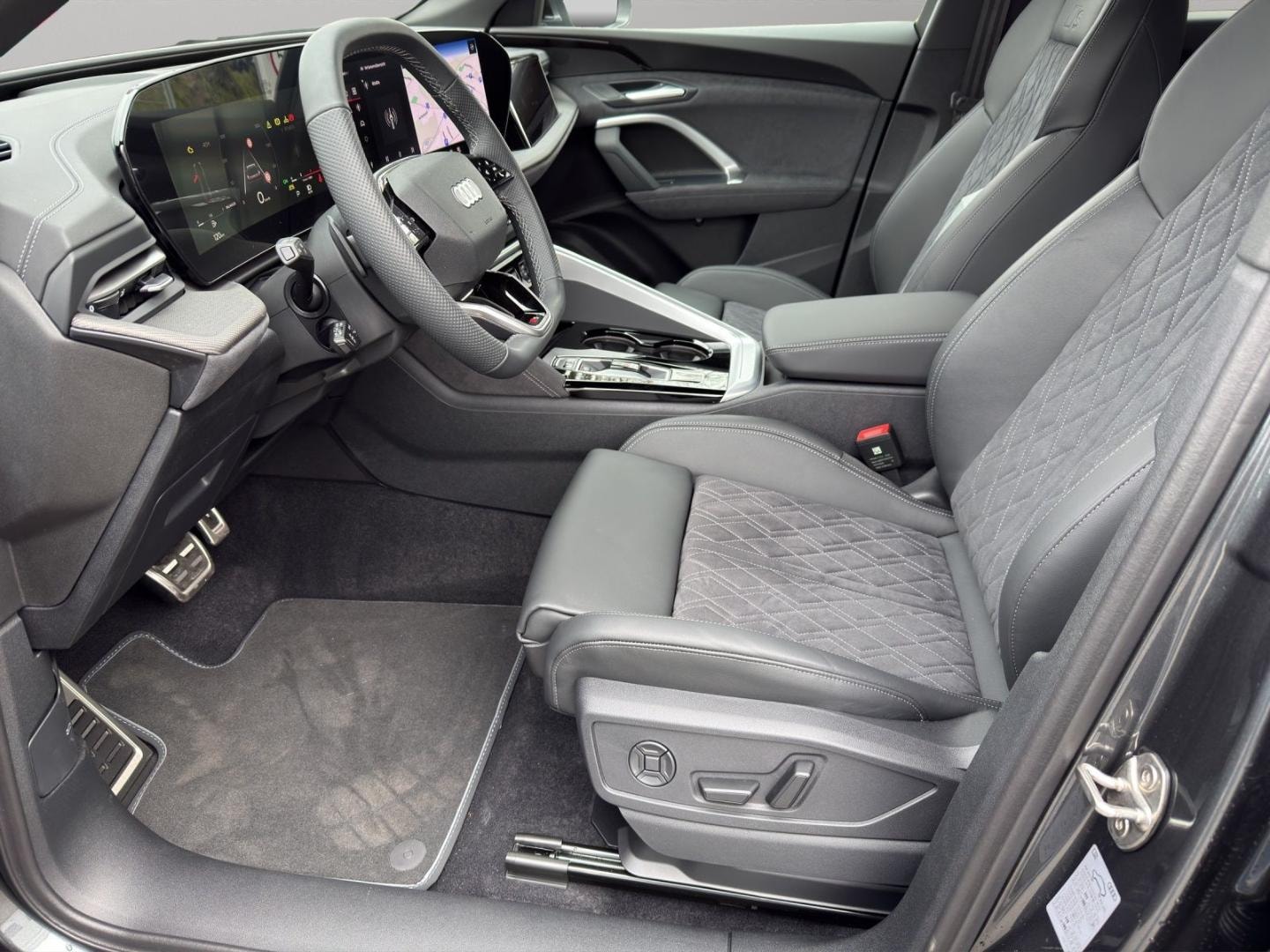 Bild über Audi Q5 SUV TDI quattro 150 kW S tronic - für weitere Informationen kontaktieren Sie den Audi Partner