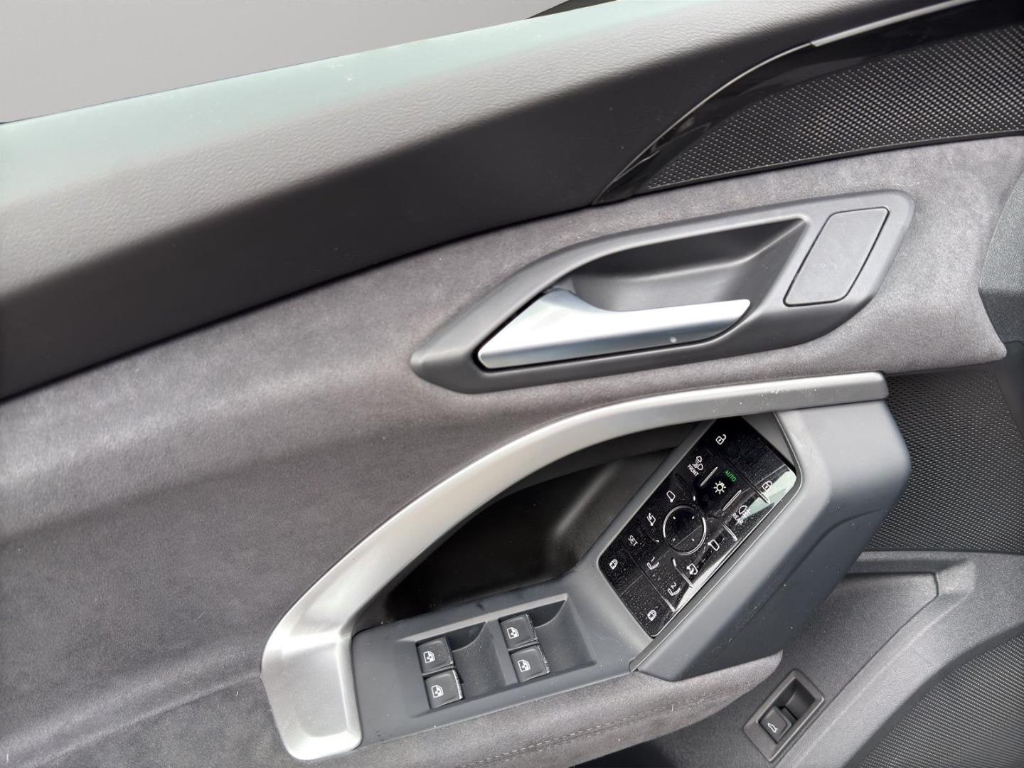 Bild über Audi Q5 SUV TDI quattro 150 kW S tronic - für weitere Informationen kontaktieren Sie den Audi Partner
