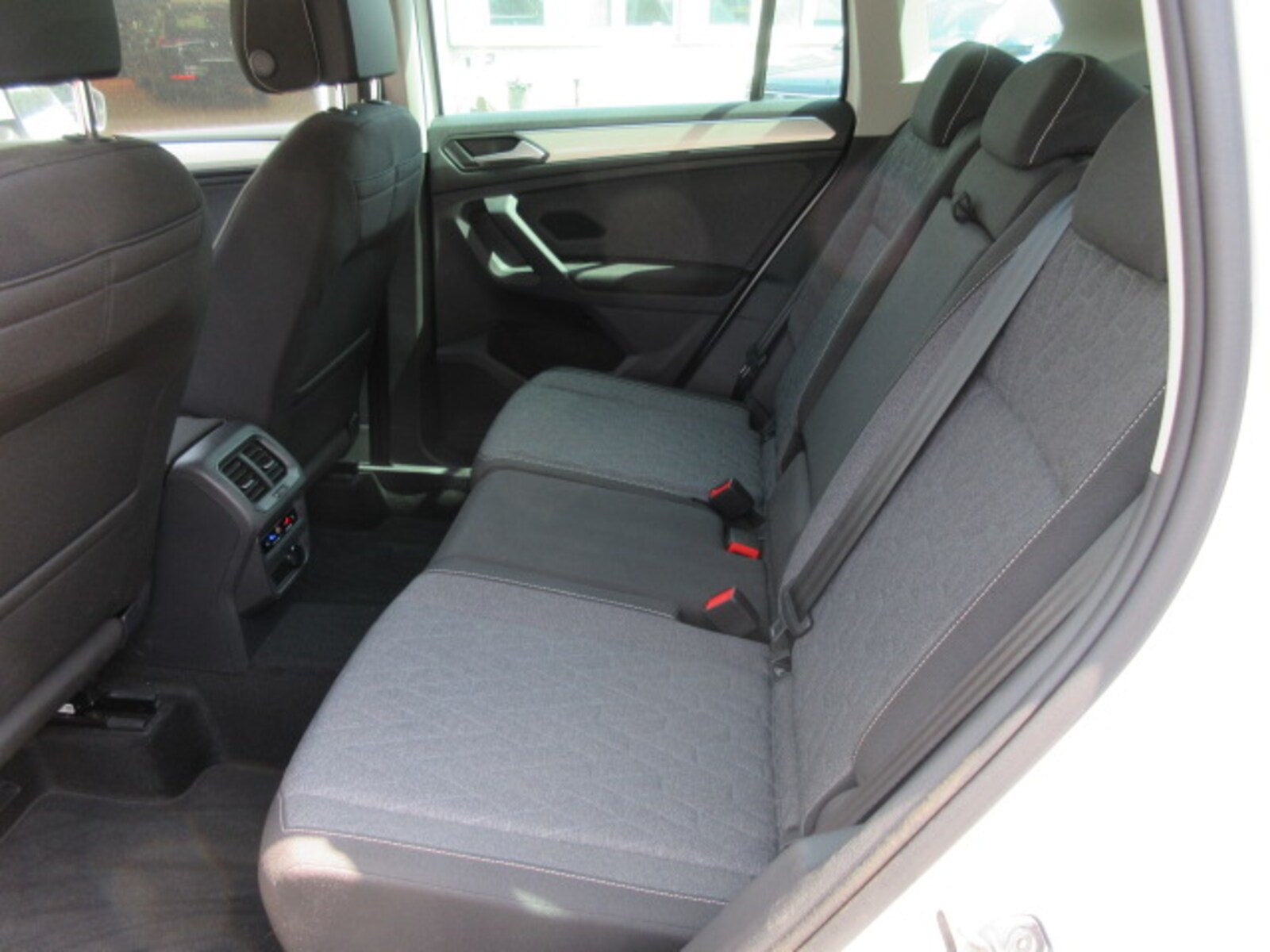 Volkswagen Tiguan – Bild 7