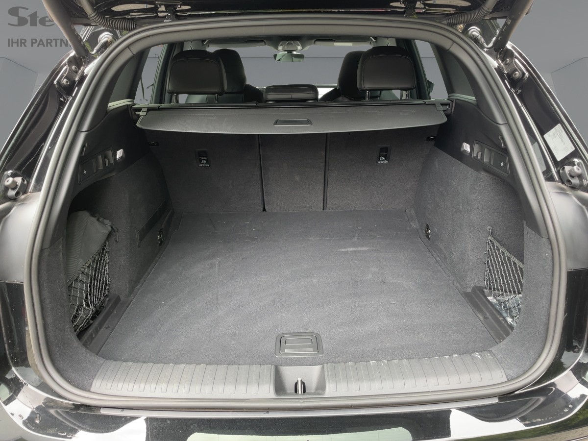 Image about Audi Q6 SUV e-tron e-tron quattro