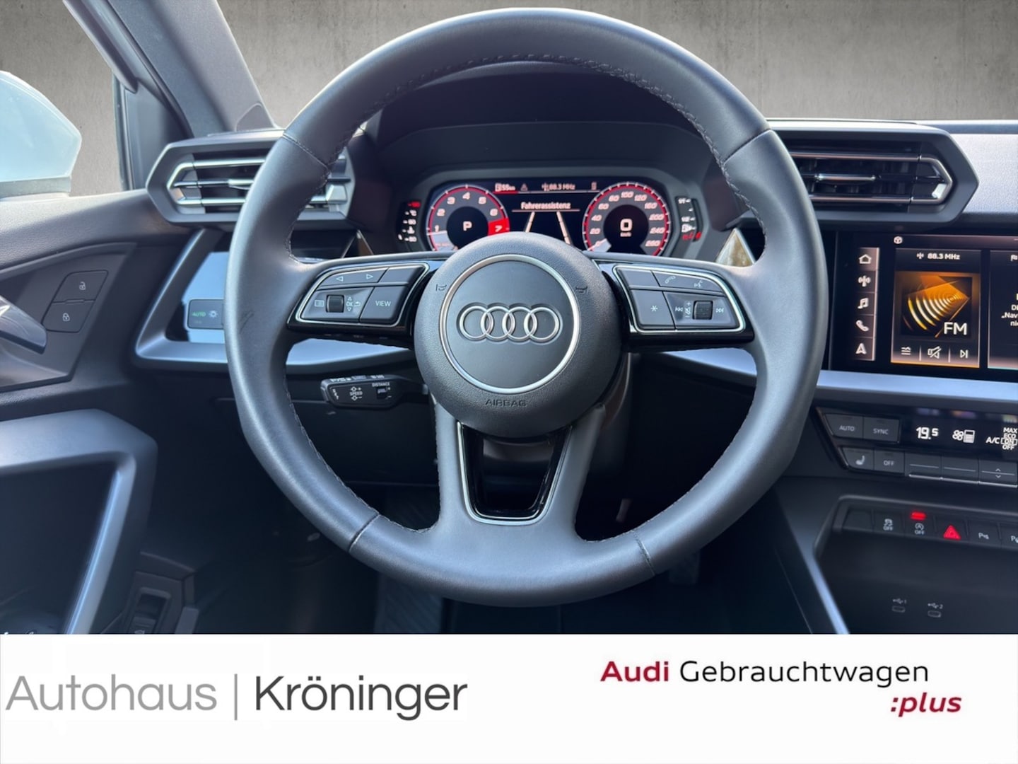 Bild über Audi A3 Limousine advanced 35 TFSI S tronic - für weitere Informationen kontaktieren Sie den Audi Partner