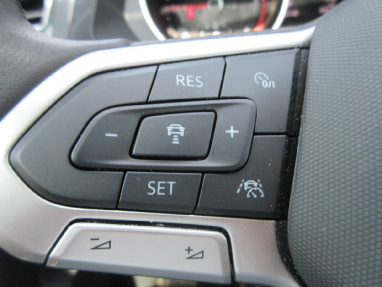 Volkswagen Tiguan – Bild 9