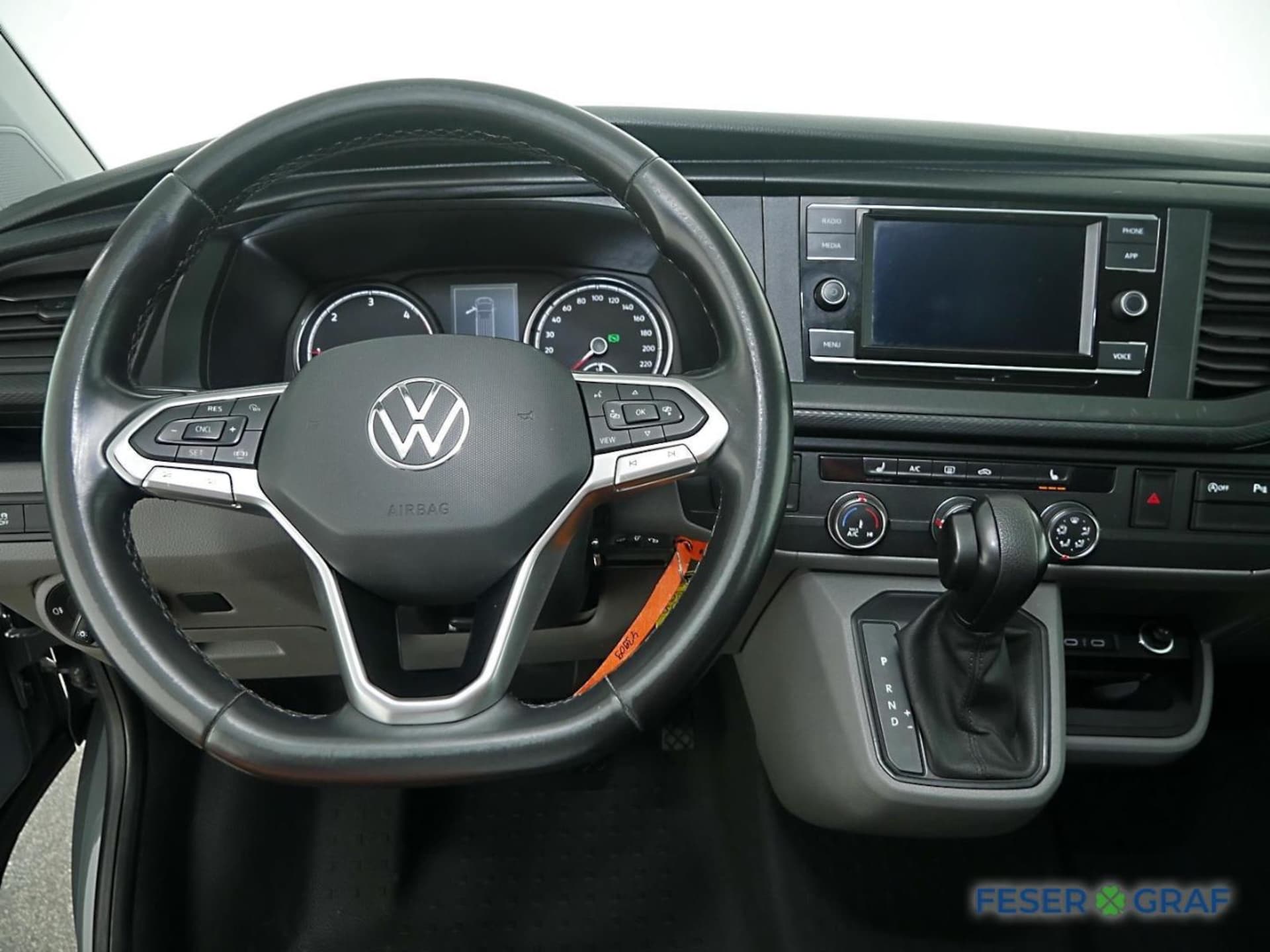 Volkswagen T6.1 Transporter Kombi langer Radstand