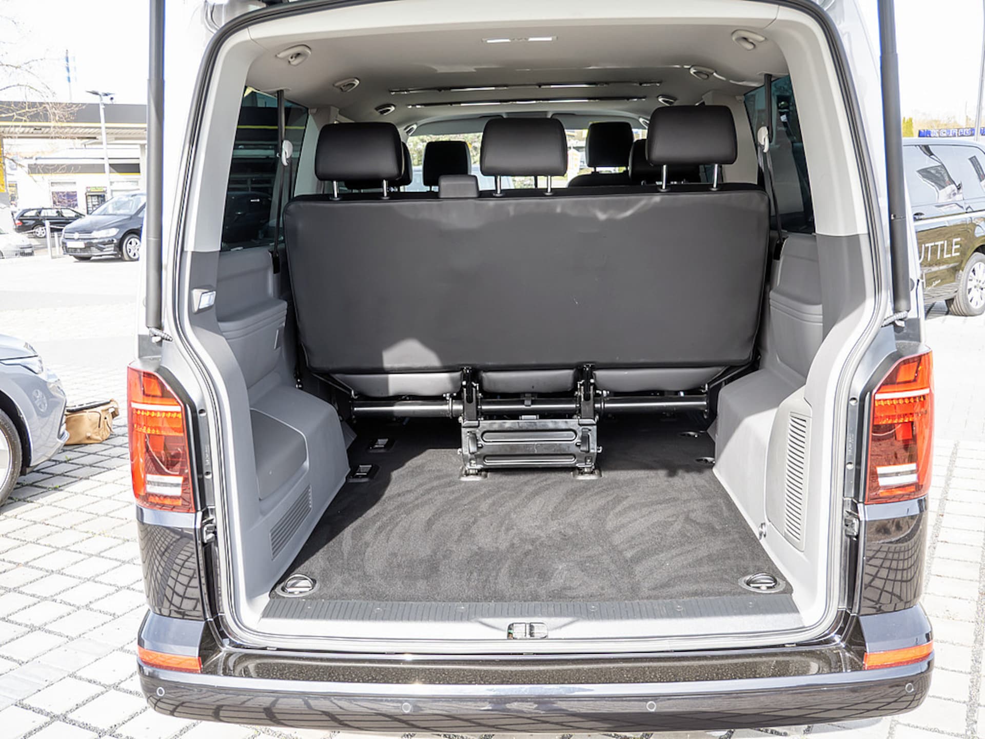 Volkswagen T6.1 Caravelle langer Radstand Highline