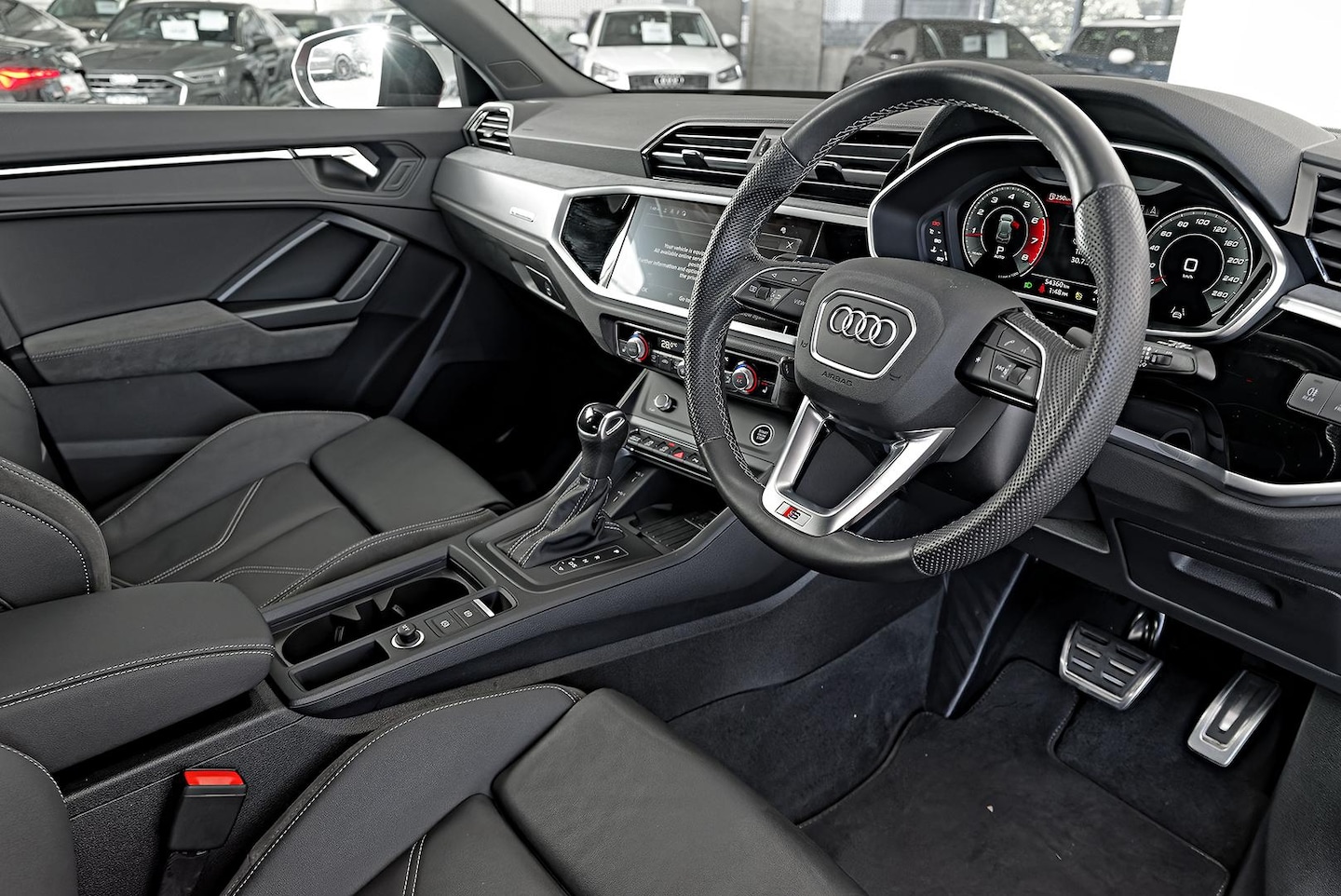 Image about Audi Q3 S line 40 TFSI quattro S tronic