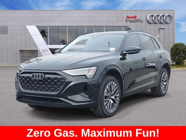 Photo of 2024 Audi Q8 e-tron 