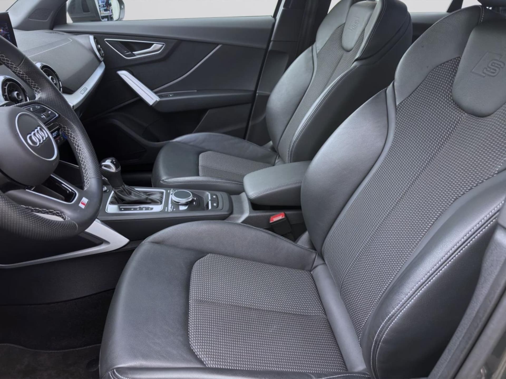 Audi Q2 S line