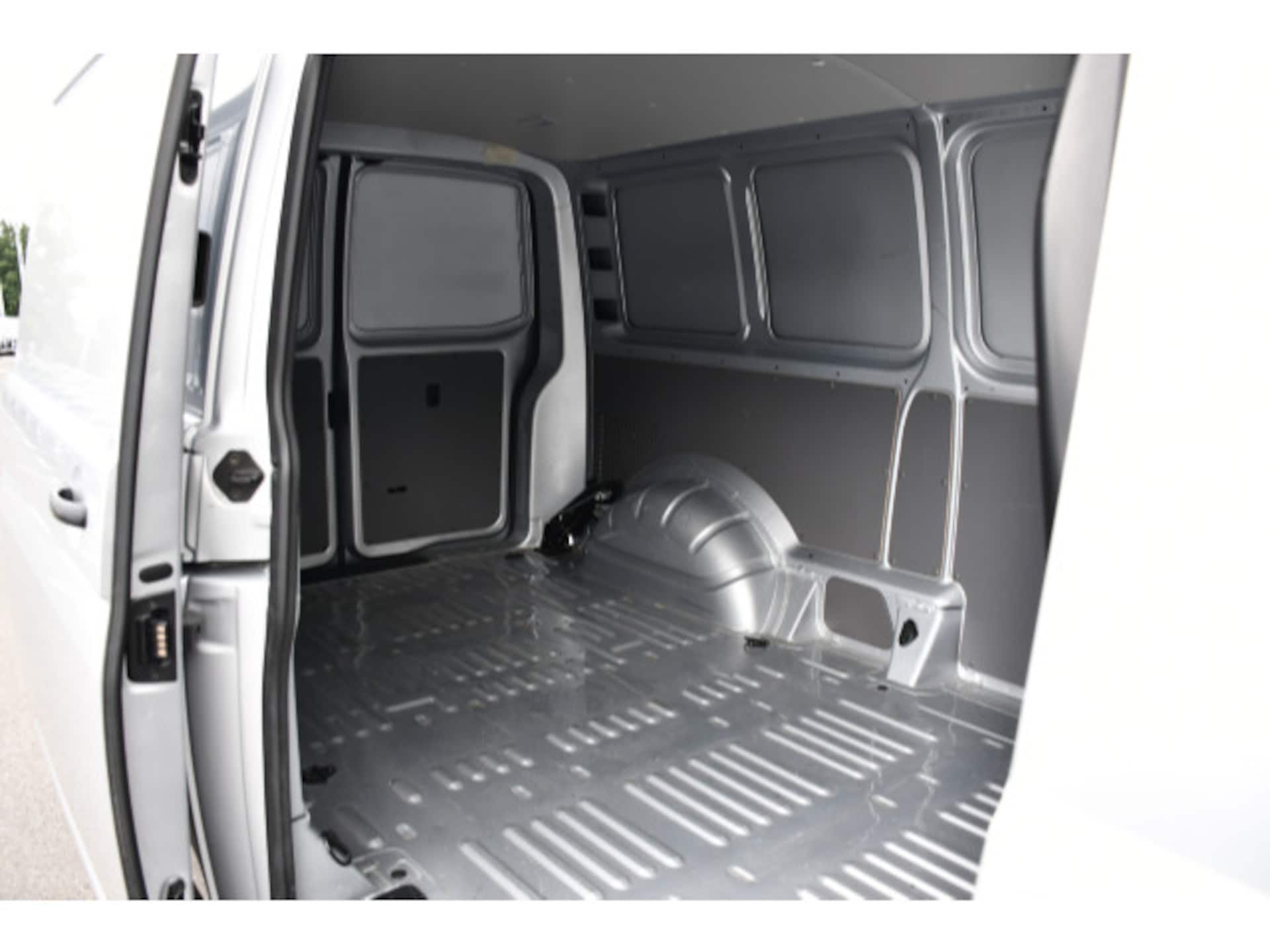 Volkswagen T6.1 Transporter Kasten langer Radstand