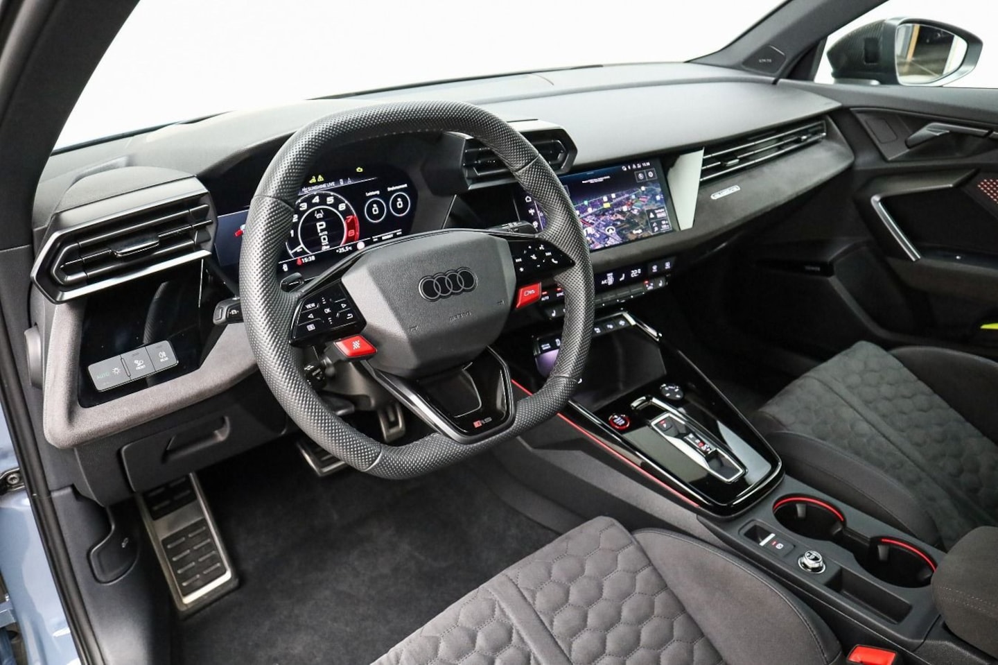 Bild über Audi RS 3 Sportback TFSI quattro S tronic - für weitere Informationen kontaktieren Sie den Audi Partner