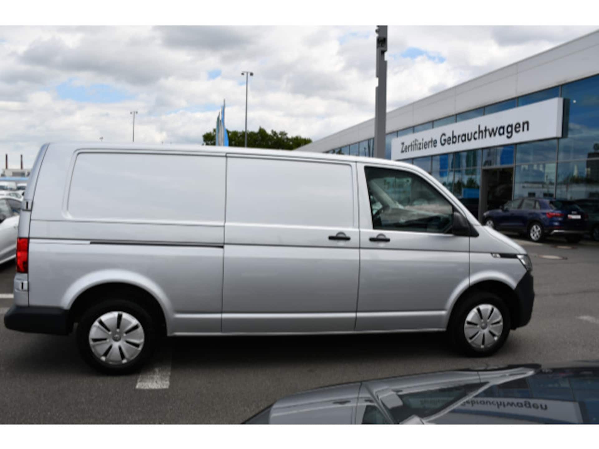 Volkswagen T6.1 Transporter Kasten langer Radstand