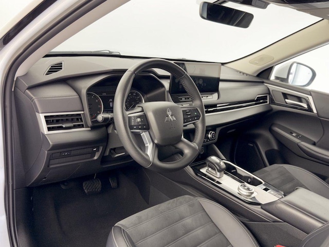 2025 Mitsubishi Outlander